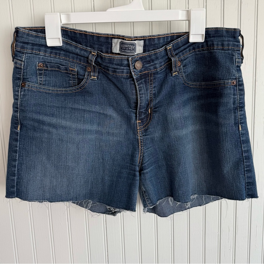 Signature by Levi Strauss Blue Jean Shorts Size 12